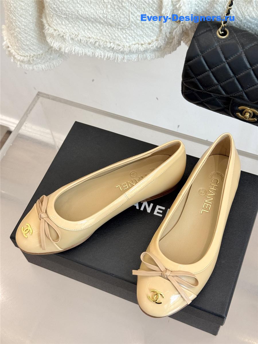 Ch**el beige bow ballet flats