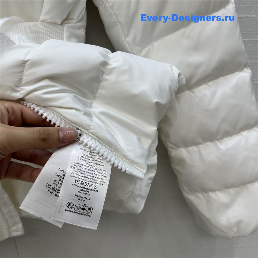 Pra*a stand collar white down jacket