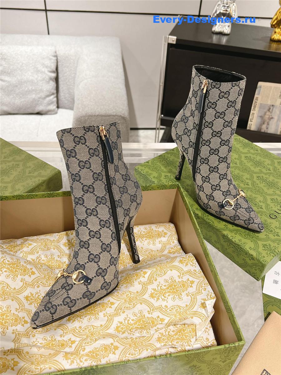 Gvc*1 beige gg canvas horsebit chain ankle booties