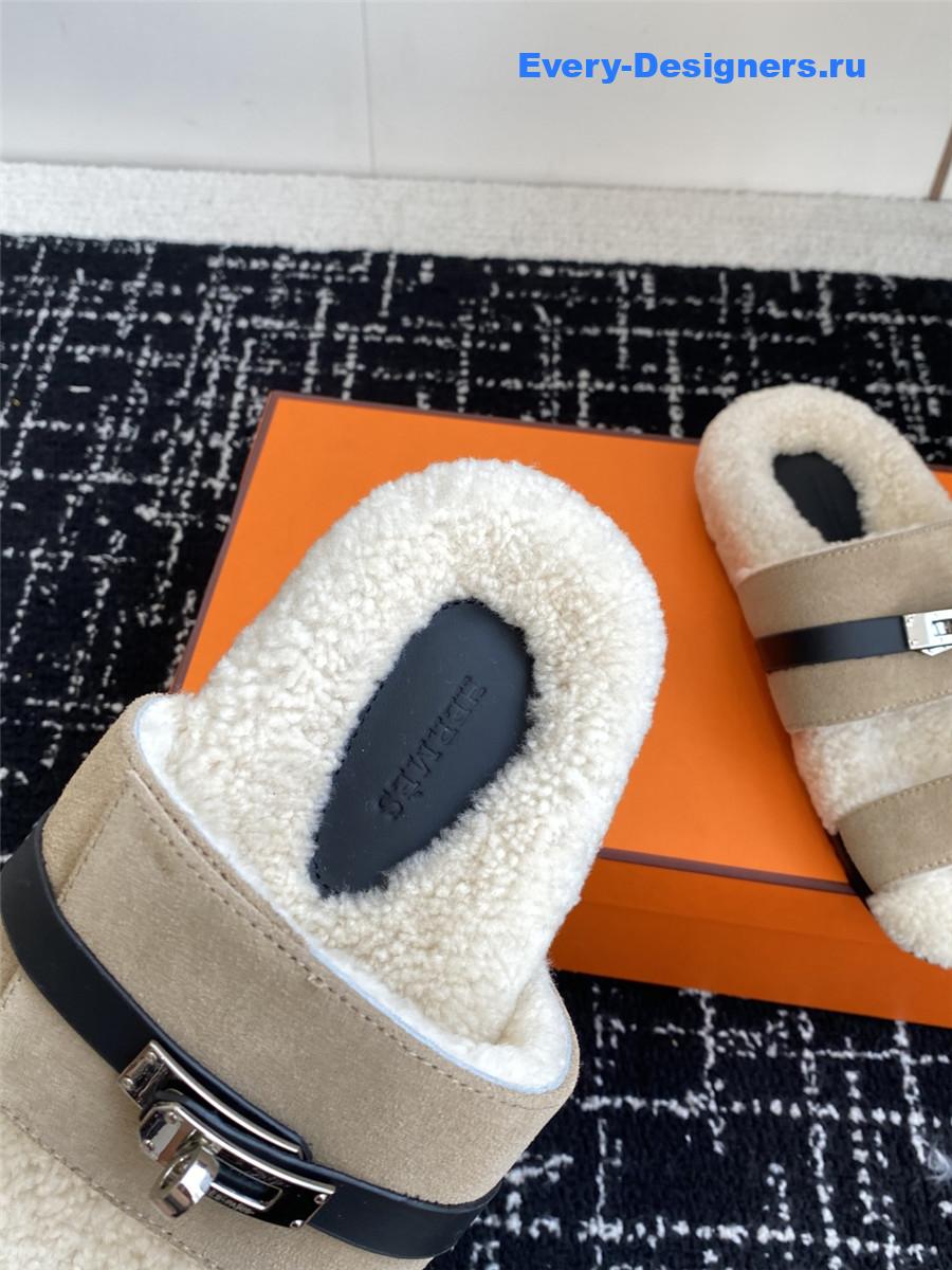 H**me5 gray suede sherling chypre sandal