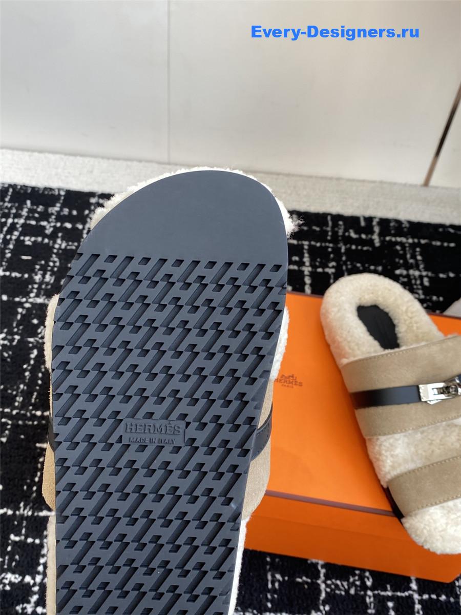 H**me5 gray suede sherling chypre sandal