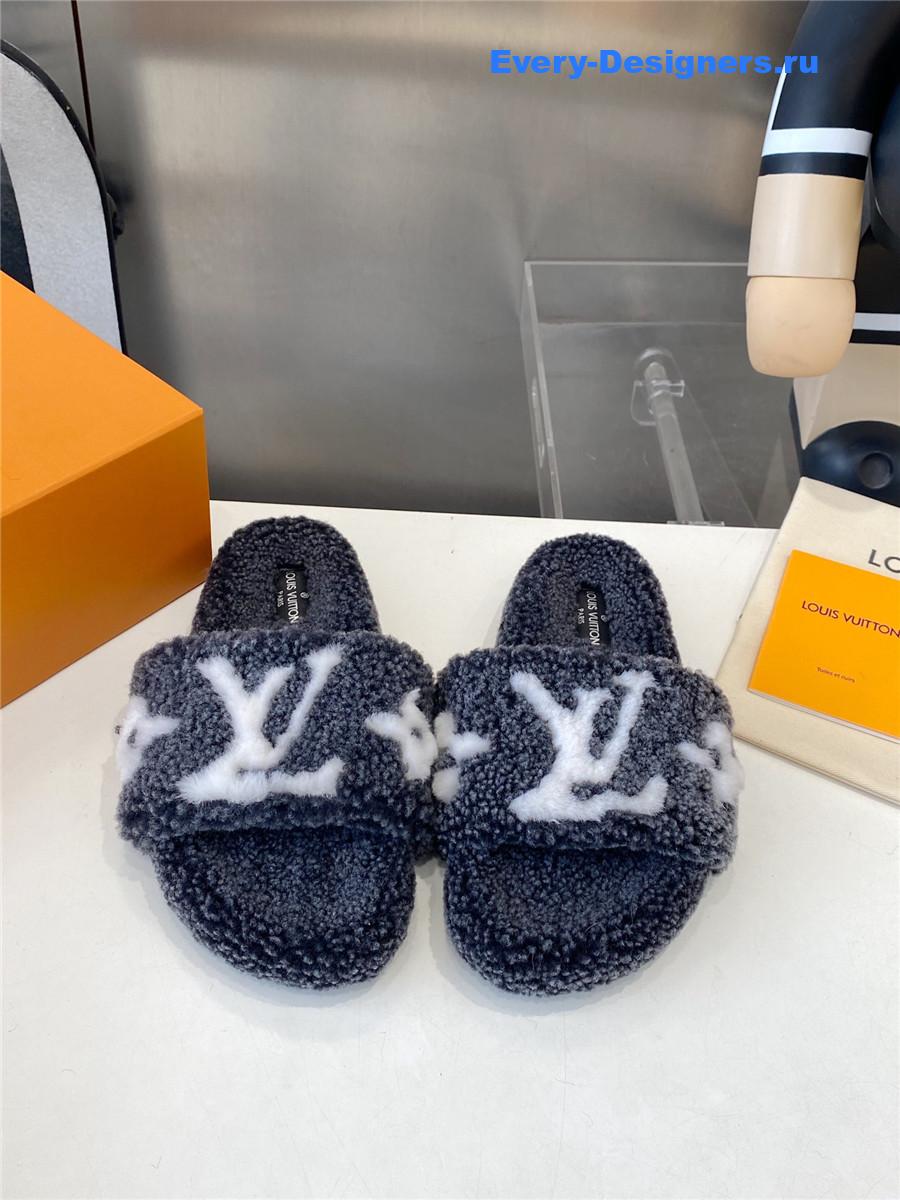 l0vis Vvtt0n blue wool shearling slides
