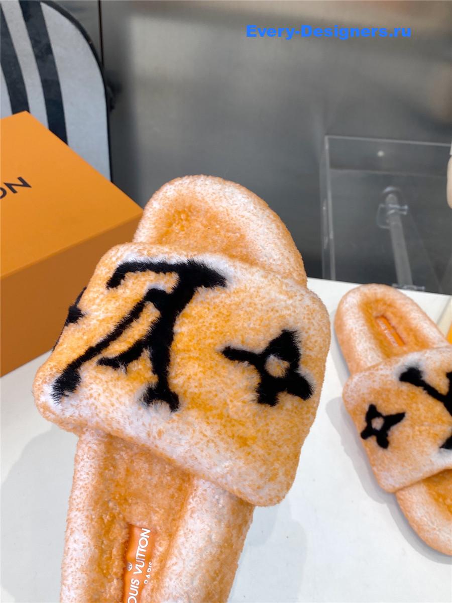 l0vis Vvtt0n yellow wool shearling slides