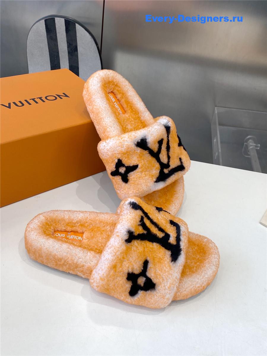 l0vis Vvtt0n yellow wool shearling slides