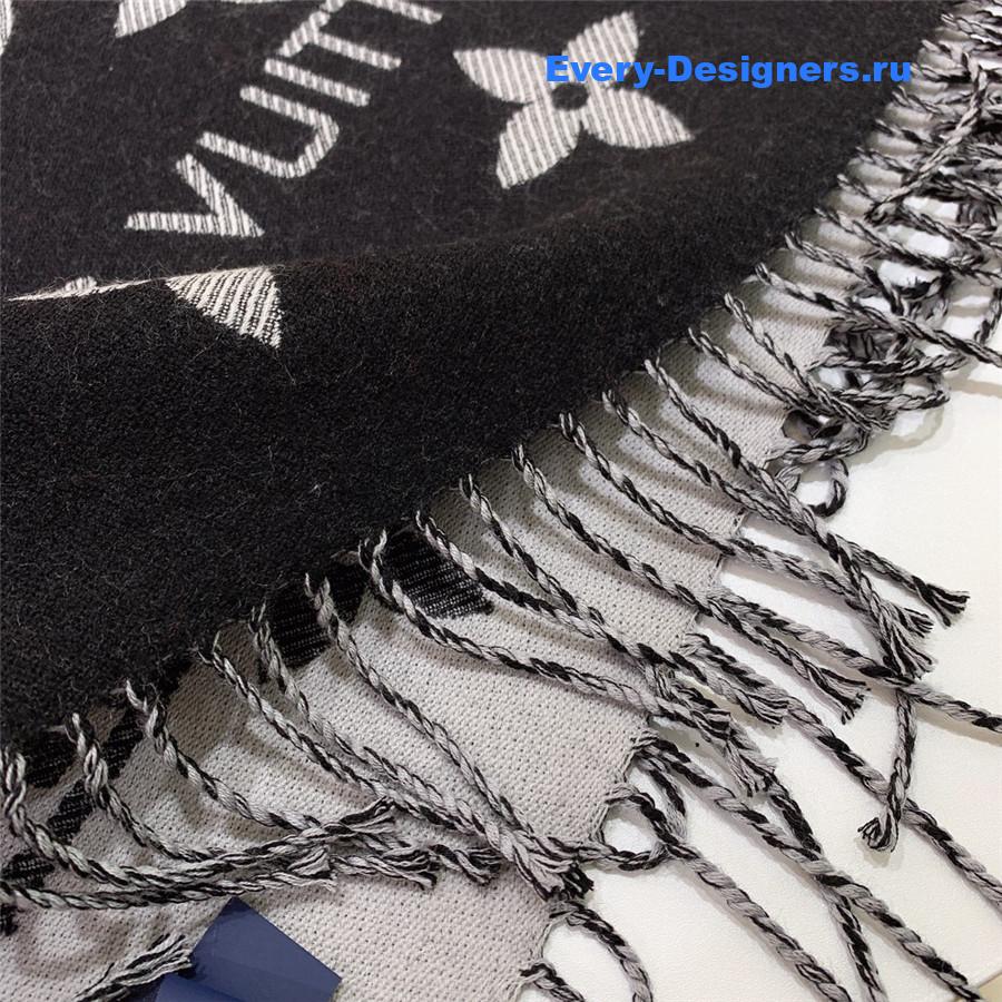 l0vis Vvtt0n lv navy essential shine scarf