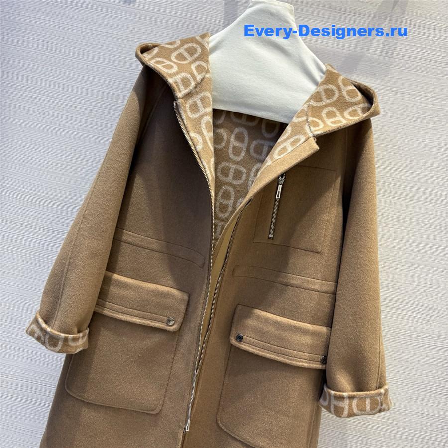 H**me5 double logo wool jacquard hooded coat