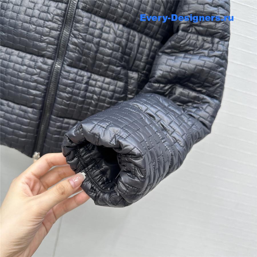 Moncler Chambres jacquard down jacket