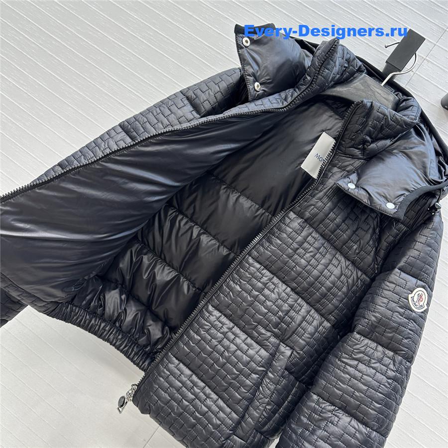 Moncler Chambres jacquard down jacket