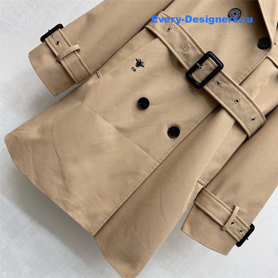 D10r beige double-breasted trench coat