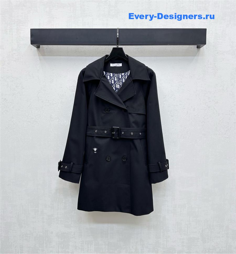 D10r black double-breasted trench coat