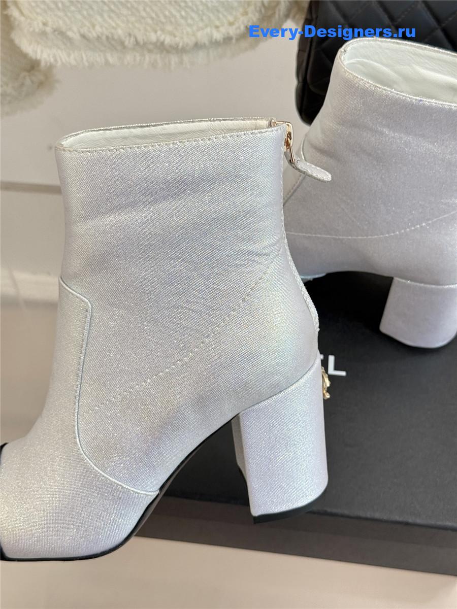 Ch**el white chunky heel ankle boots