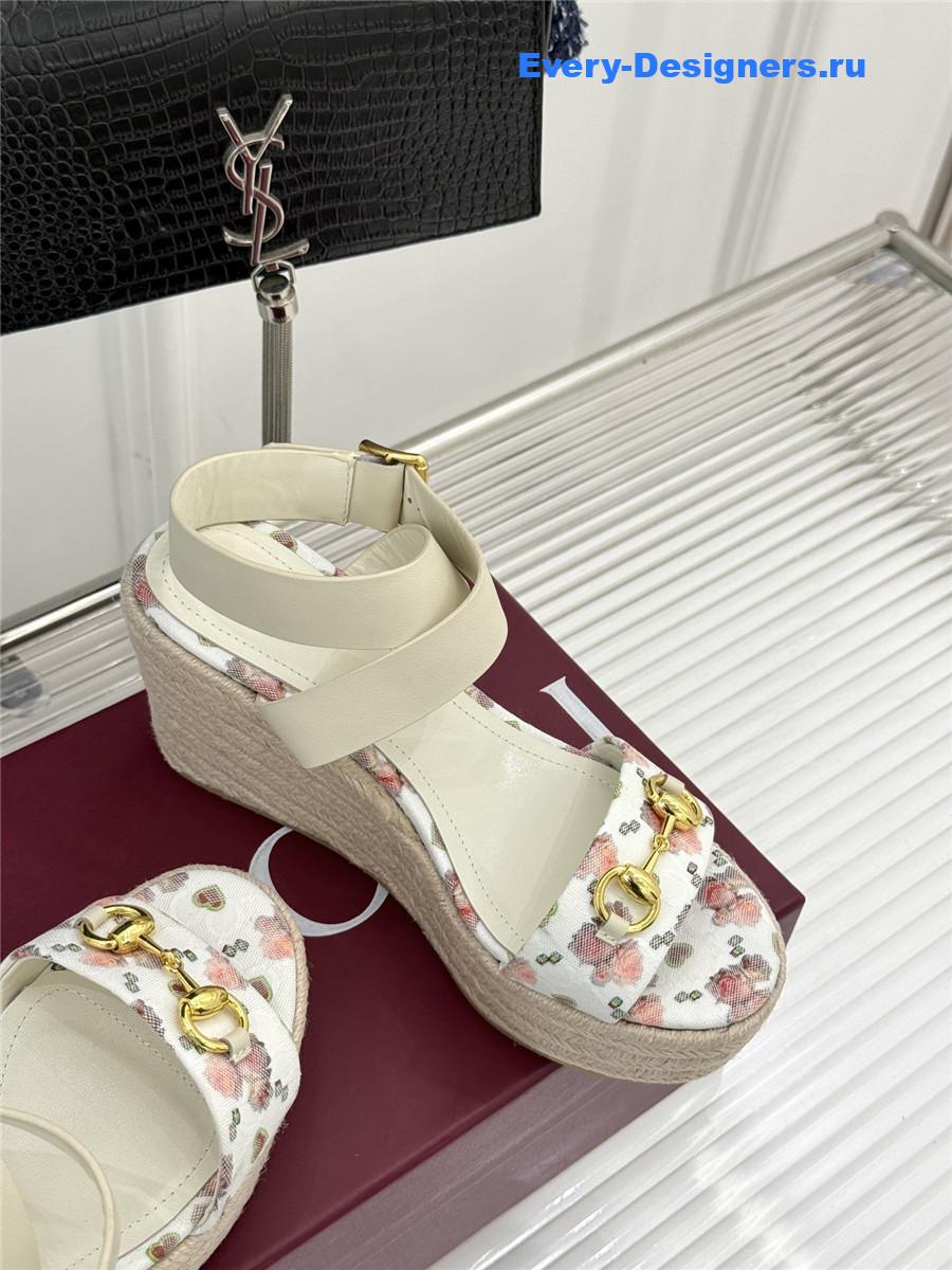 Gvc*1 beige horsebit gg platform espadrille sandals