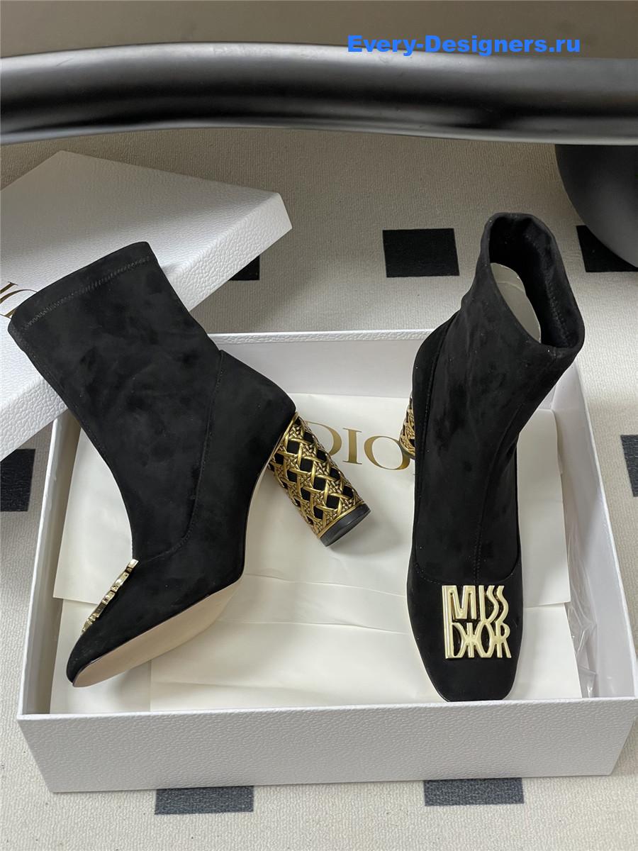 D10r black suede block heel ankle boots