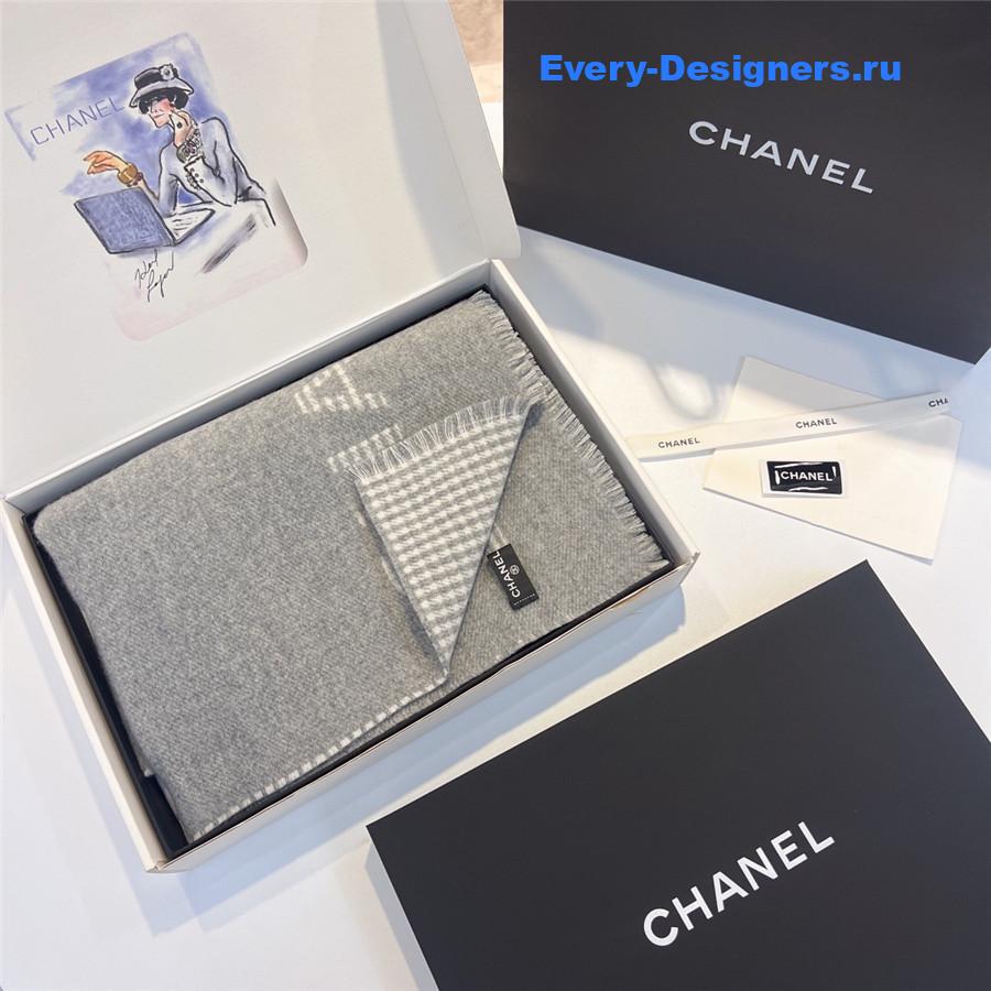 Ch**el grey houndstooth cashmere scarf