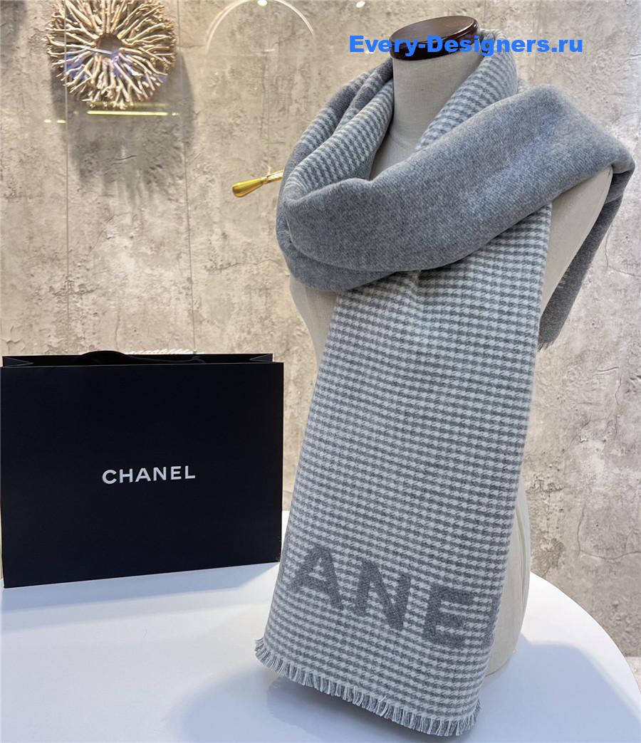 Ch**el grey houndstooth cashmere scarf