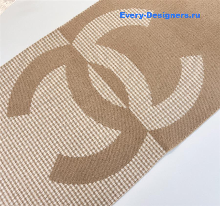 Ch**el beige houndstooth cashmere scarf