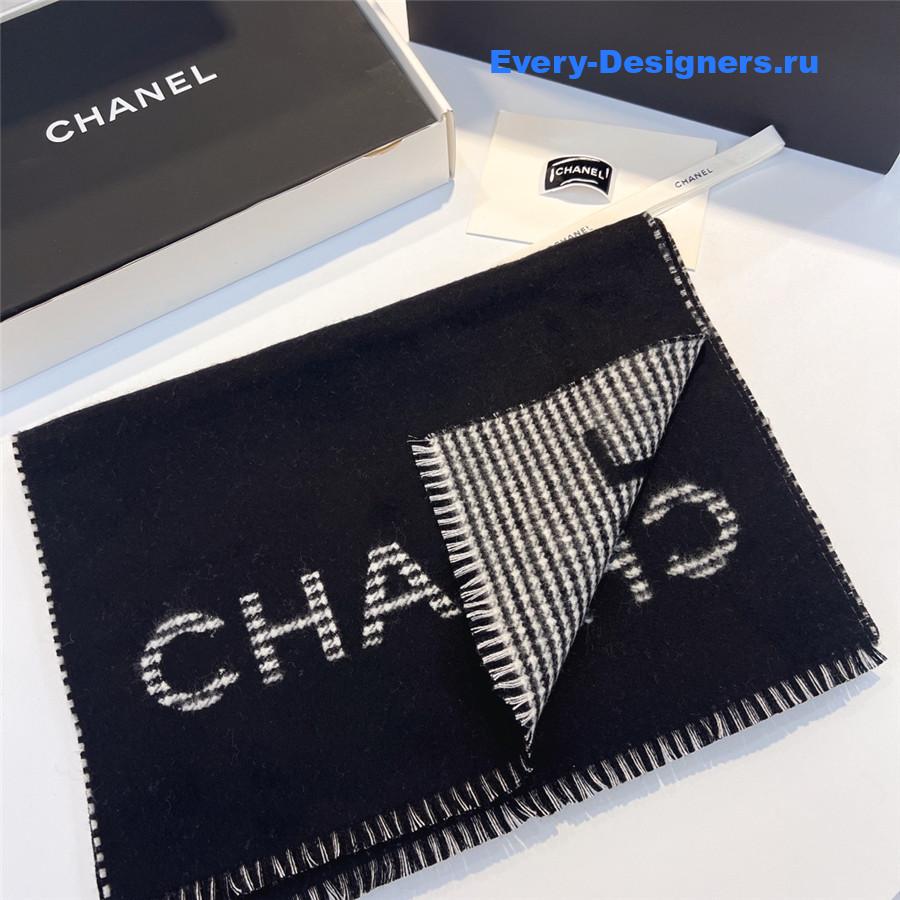 Ch**el black houndstooth cashmere scarf