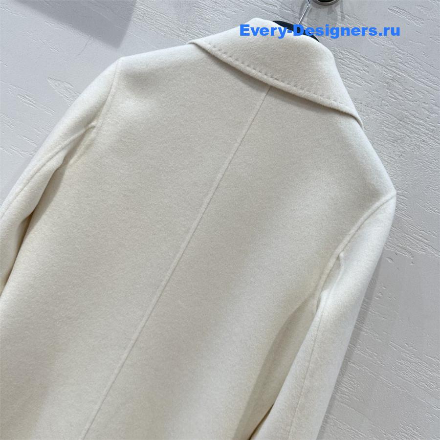 D10r white double-breasted cashmere coat