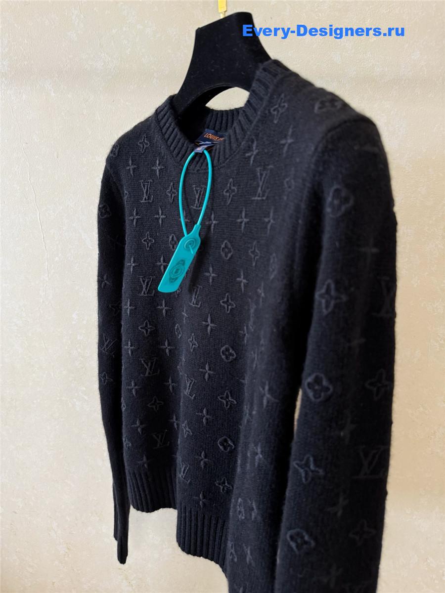 l0vis Vvtt0n black monogram embellished wool crewneck