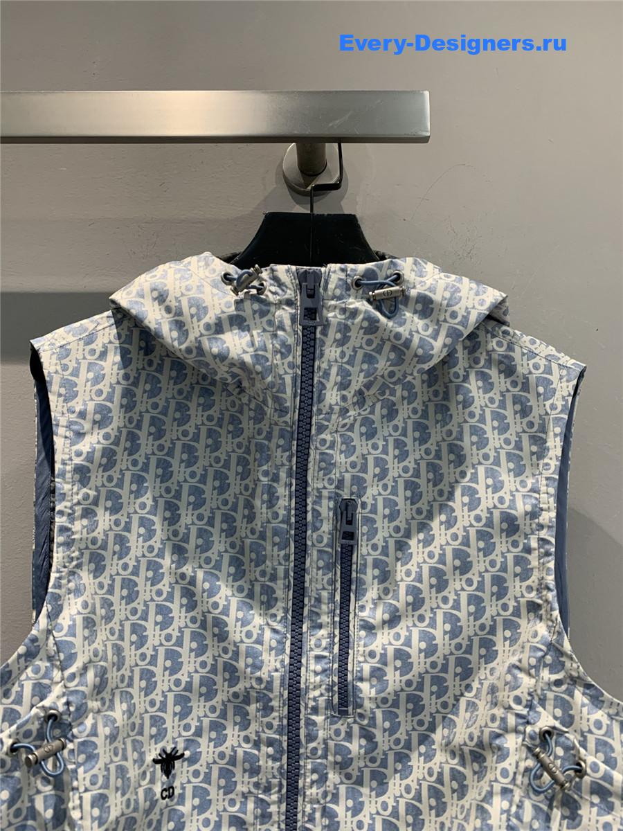D10r oblique jacquard technical taffeta hooded vest