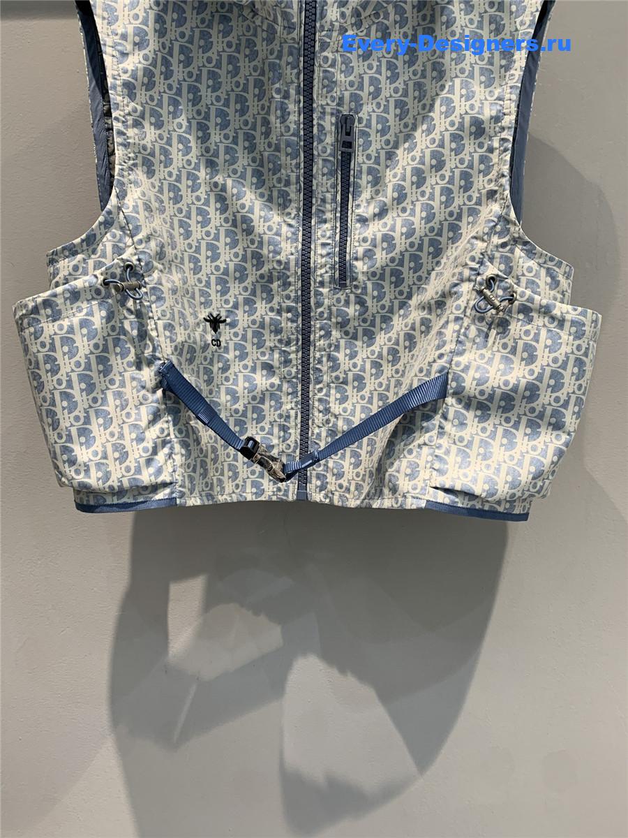 D10r oblique jacquard technical taffeta hooded vest