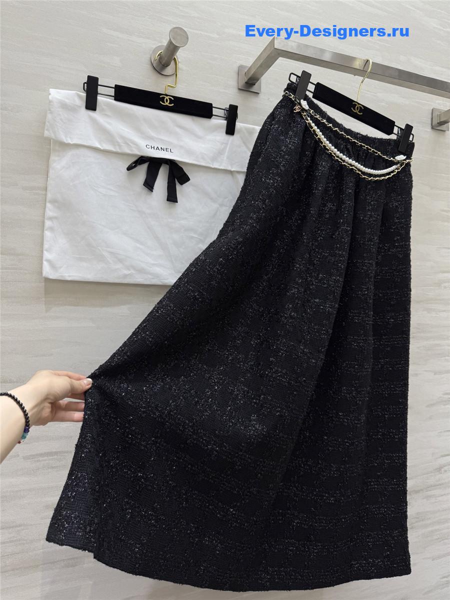 Ch**el black waist chain tweed skirt