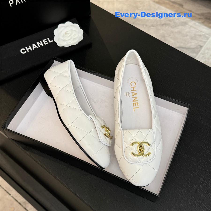 Ch**el white quilted turn cc lock calfskin ballet flats