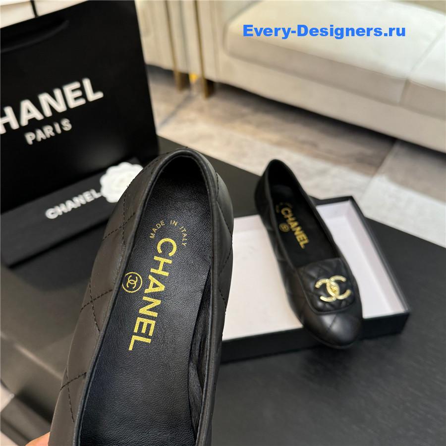 Ch**el black quilted turn cc lock calfskin ballet flats