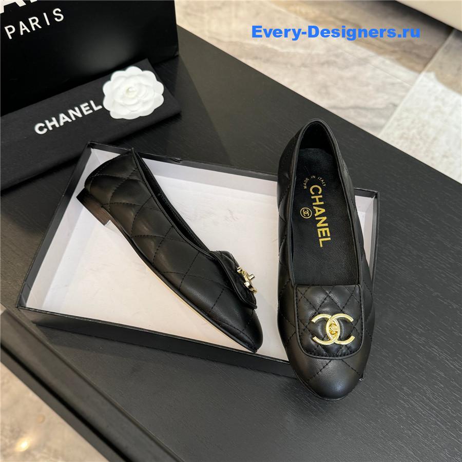 Ch**el black quilted turn cc lock calfskin ballet flats