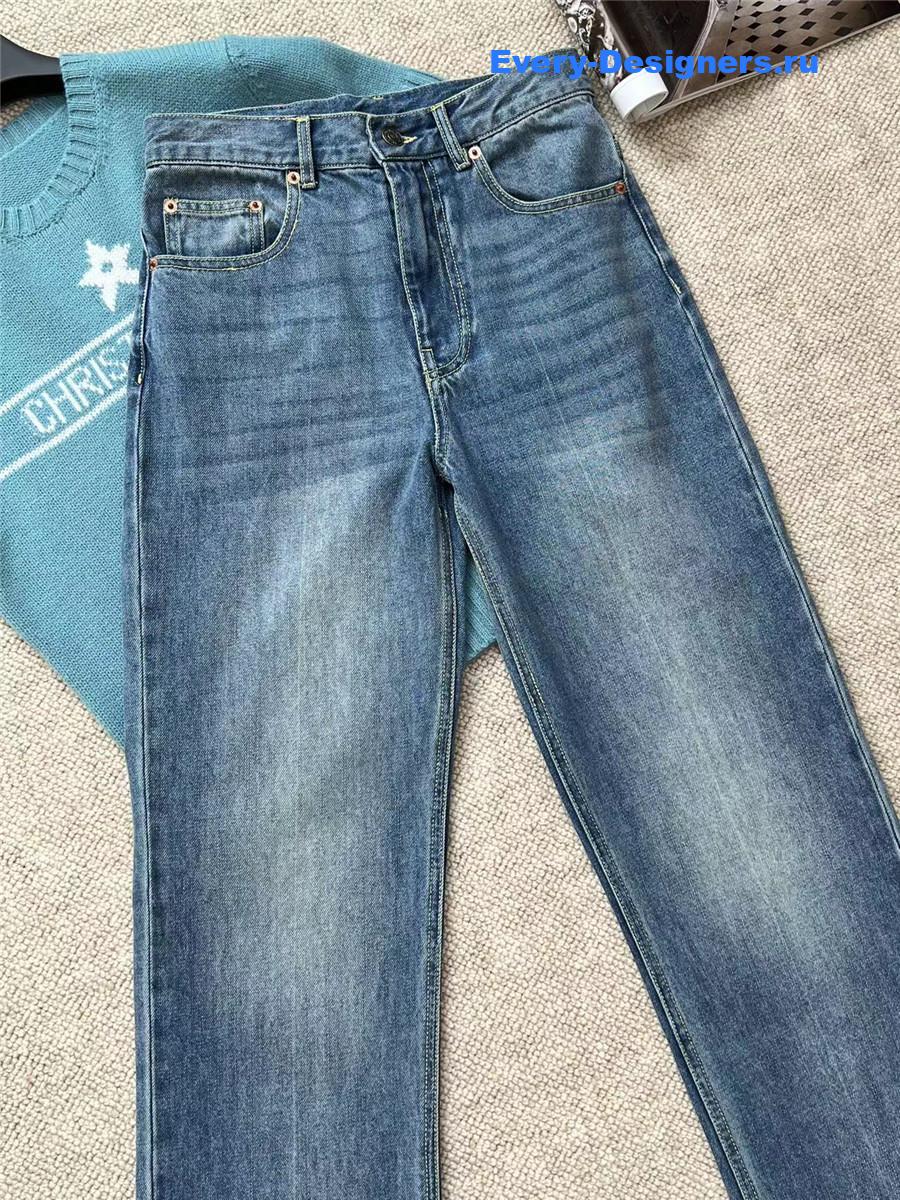 Va1e*ntin0 straight loose lightweight jeans