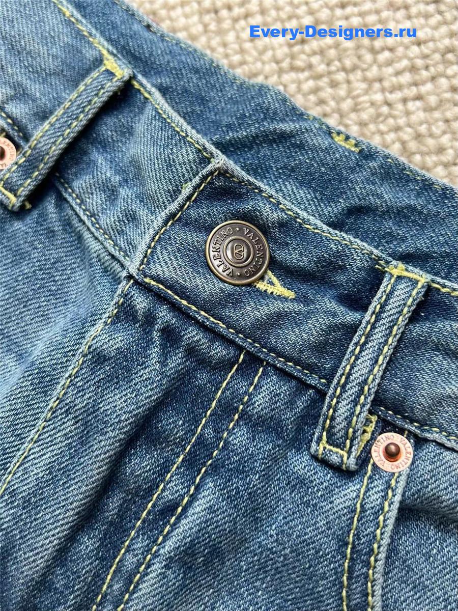 Va1e*ntin0 straight loose lightweight jeans