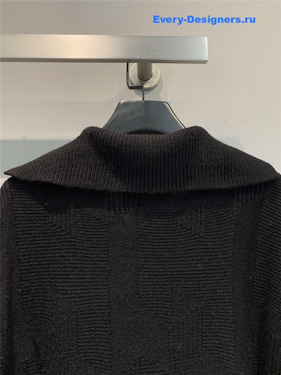 H**me5 black wool cashmere sweater