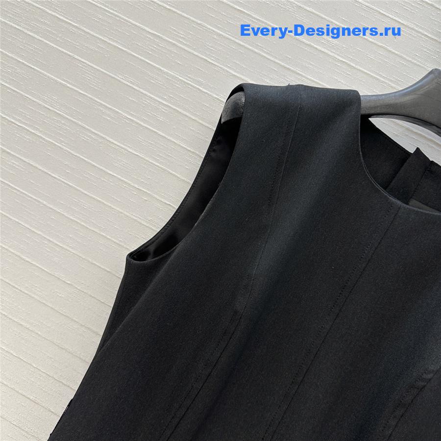 F**di black wool dress