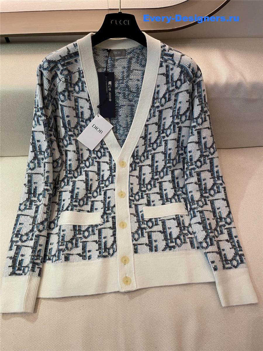 D10r white blue oblique cardigan