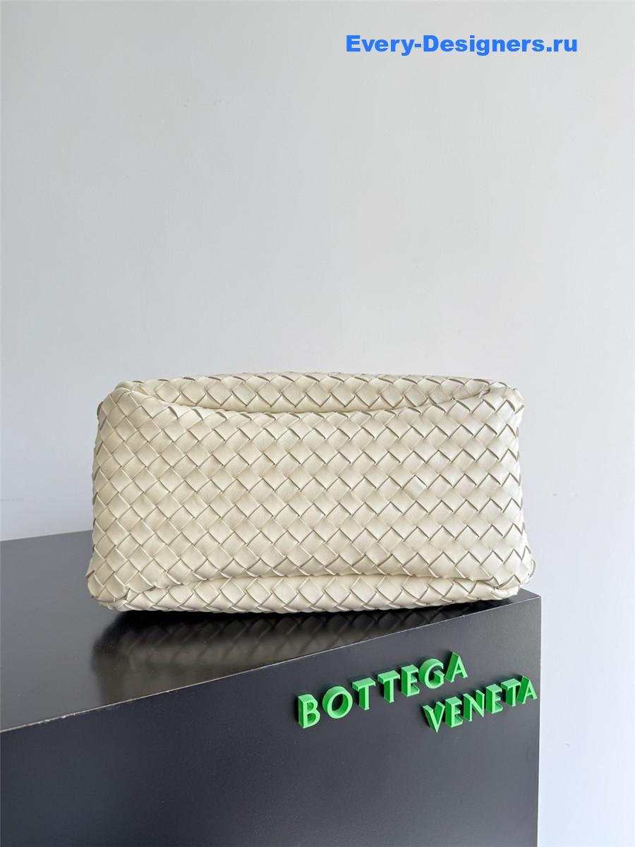 b0tt*ga Ven*ta white campana hobo