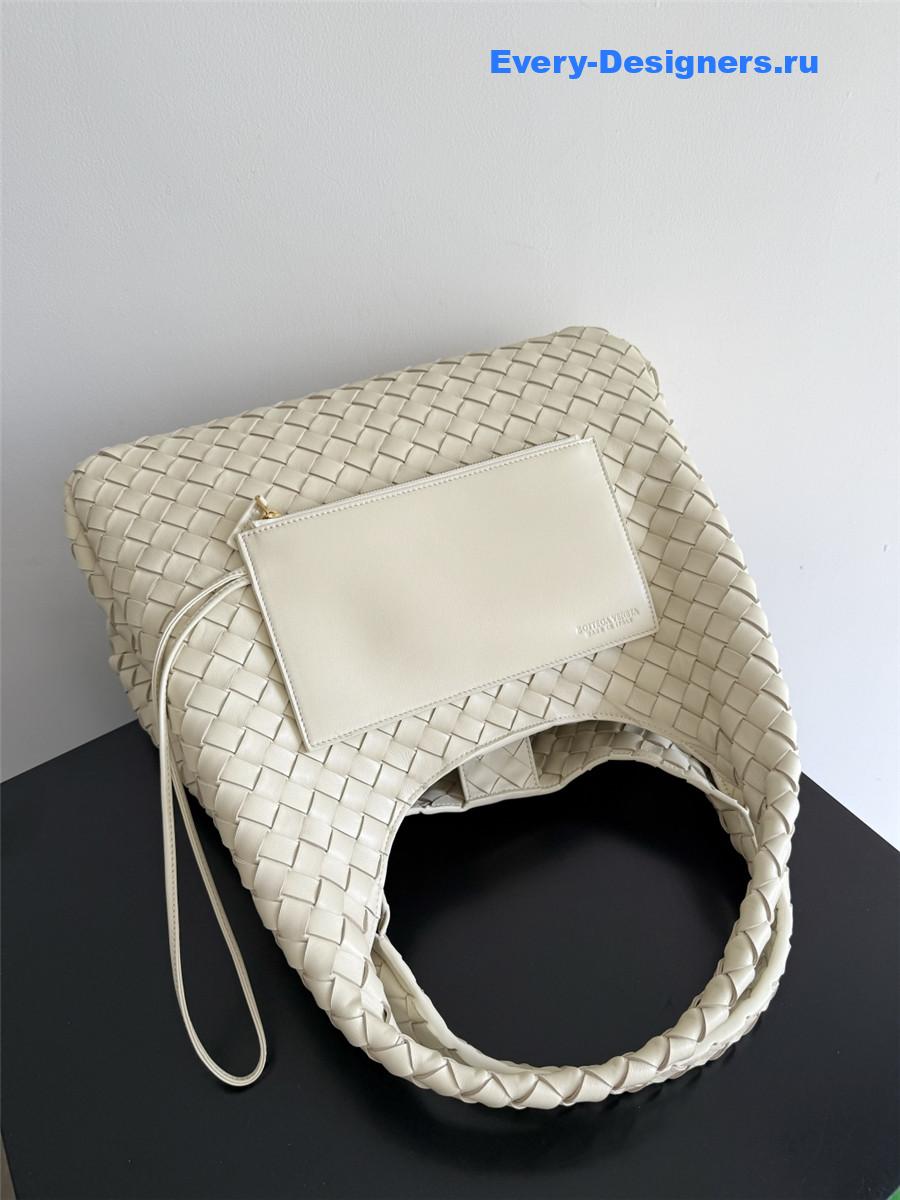 b0tt*ga Ven*ta white campana hobo