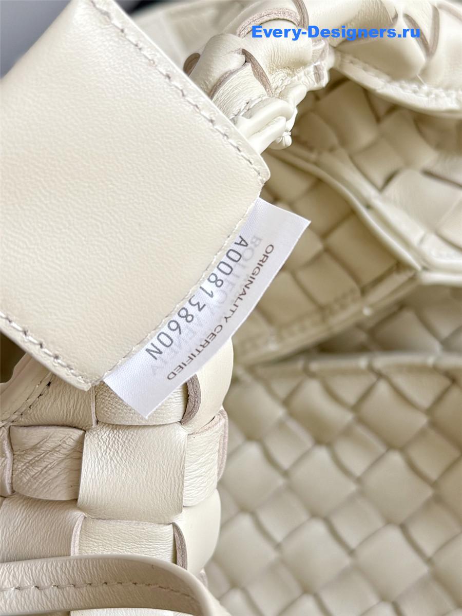 b0tt*ga Ven*ta white campana hobo