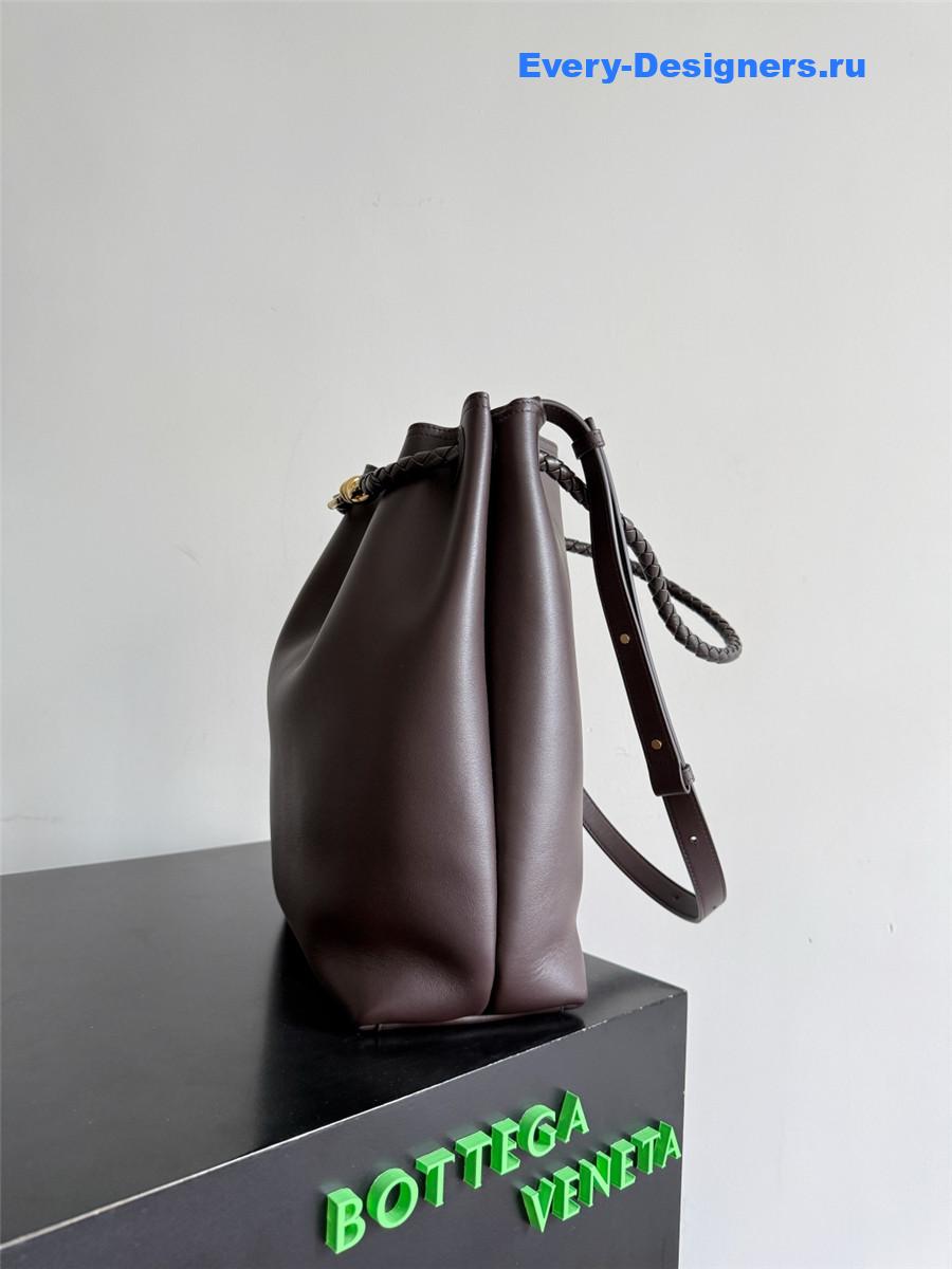 b0tt*ga Ven*ta dark brown andiamo bucket bag
