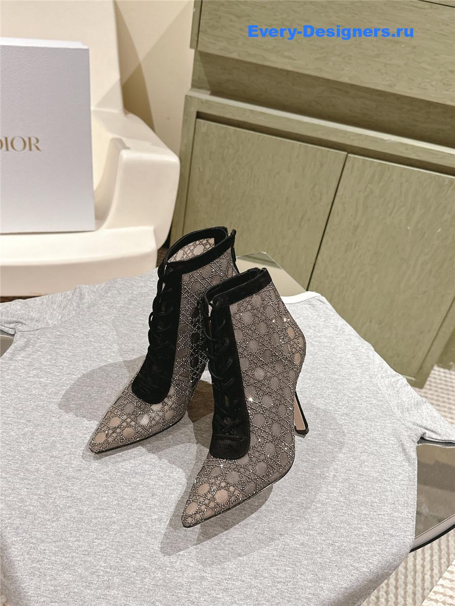 D10r black capture heeled ankle boot