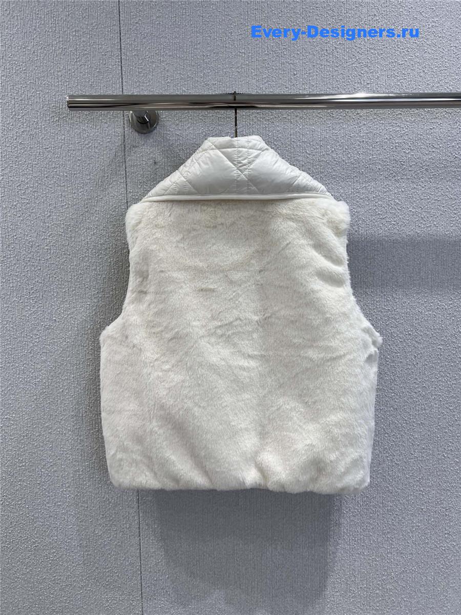 D10r white cd plaid quilted vest