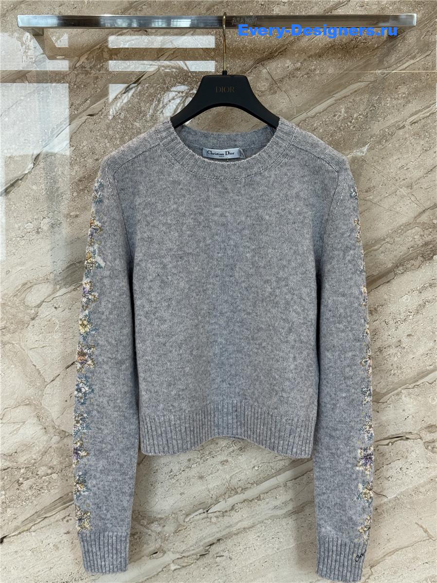 D10r grey embroidered cashmere sweater