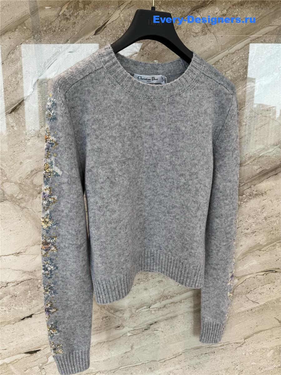 D10r grey embroidered cashmere sweater