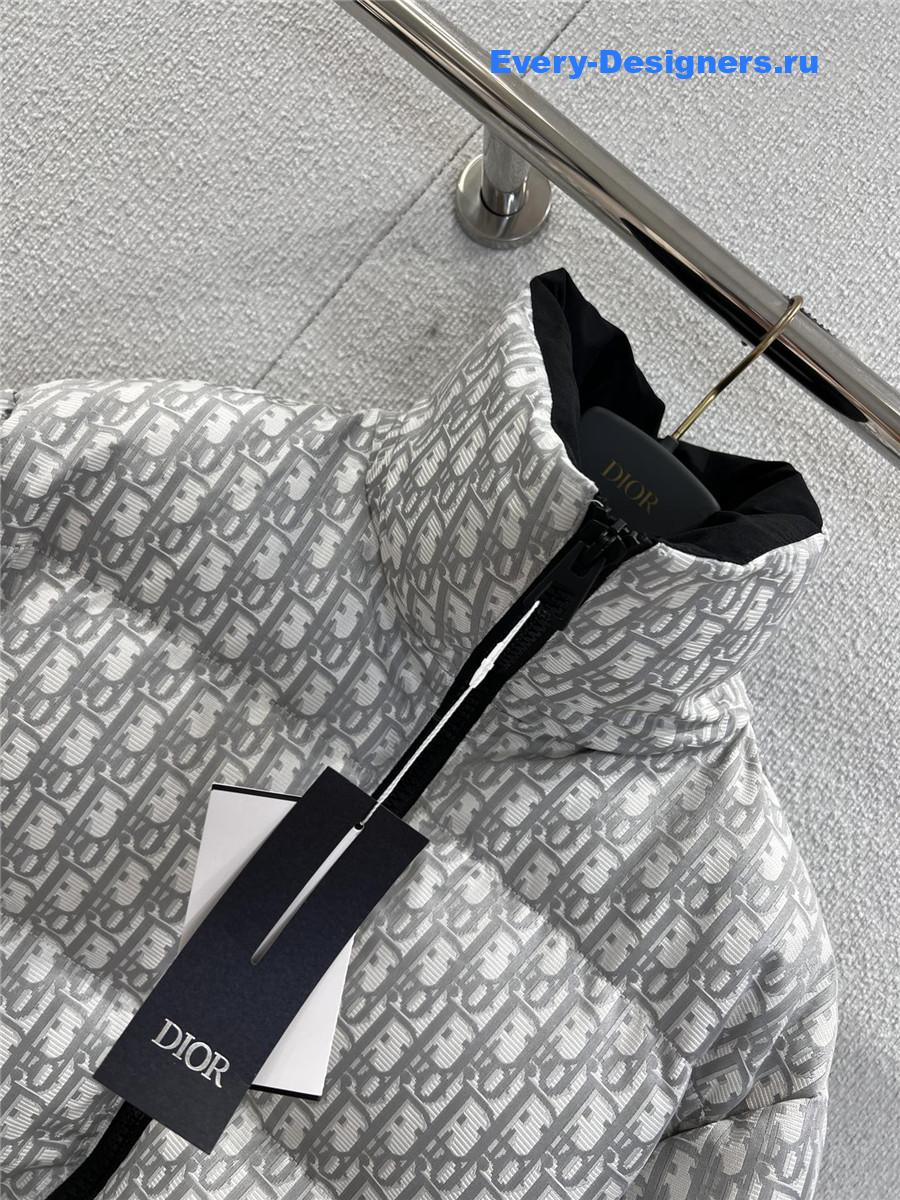 D10r grey oblique jacquard down jacket