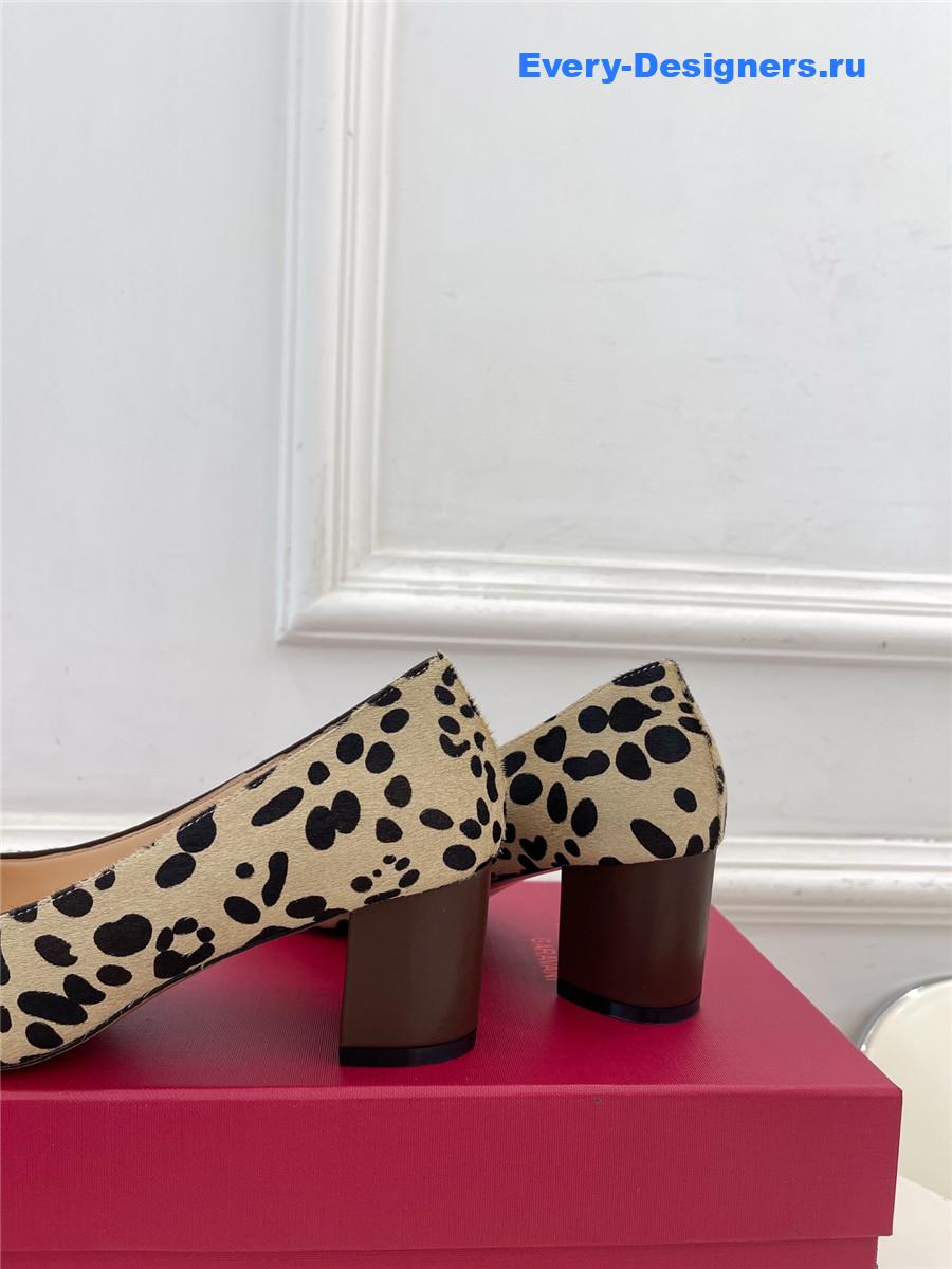 Va1e*ntin0 garavani leopard print mid-heel pumps