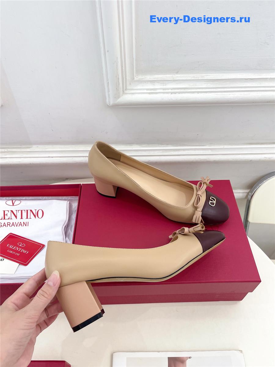 Va1e*ntin0 garavani beige mid-heel pumps