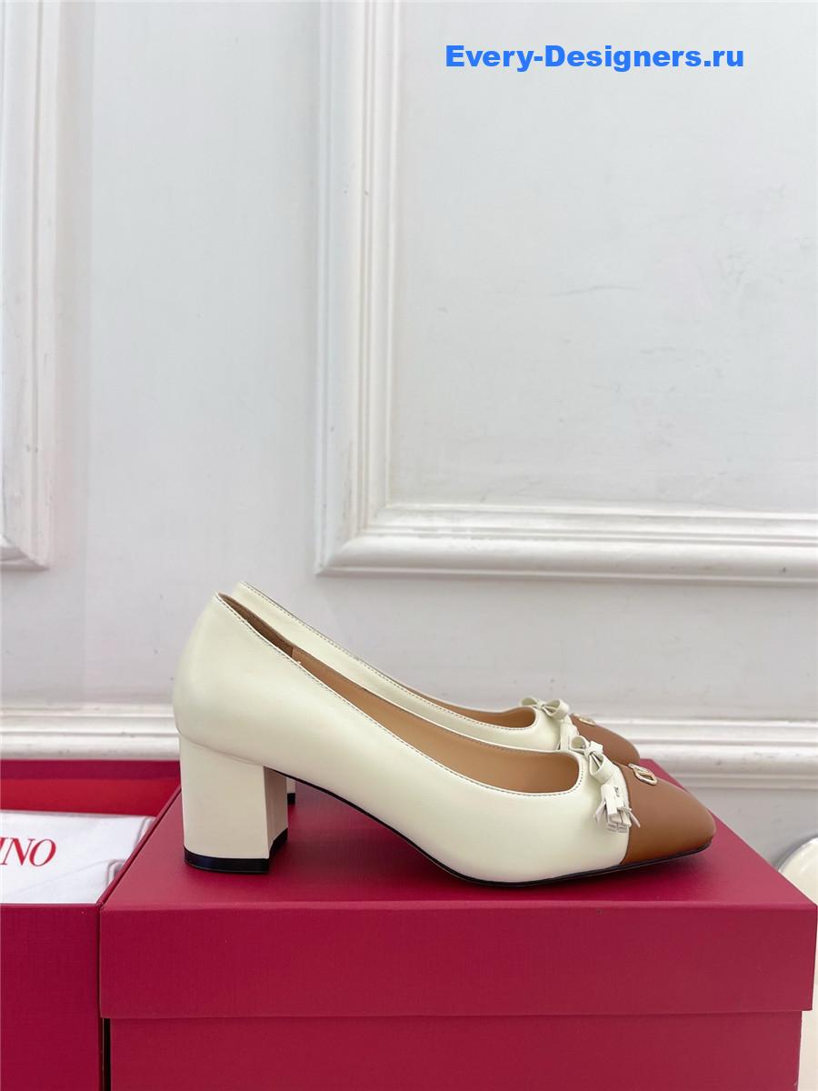 Va1e*ntin0 garavani white mid-heel pumps
