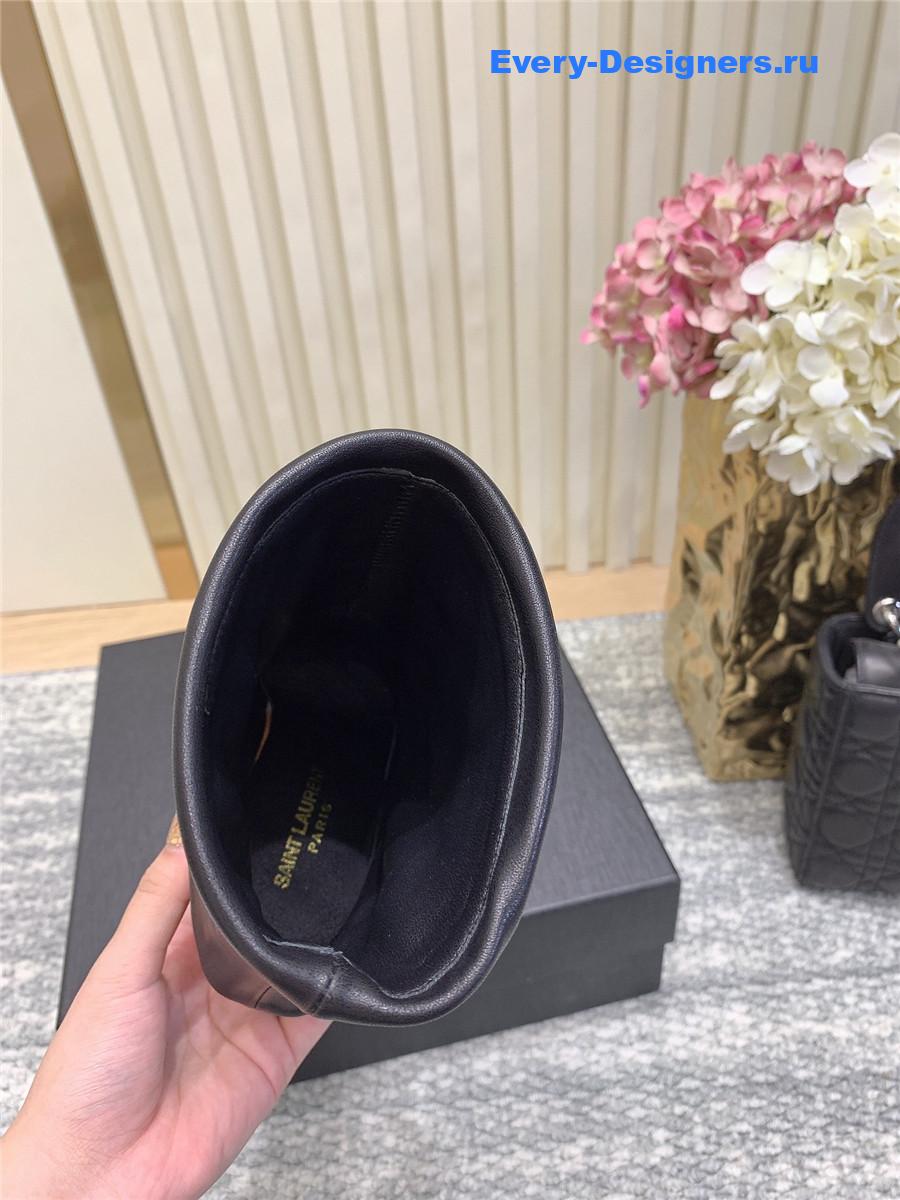 Sa1nt Lau*nt vicky black leather bootie