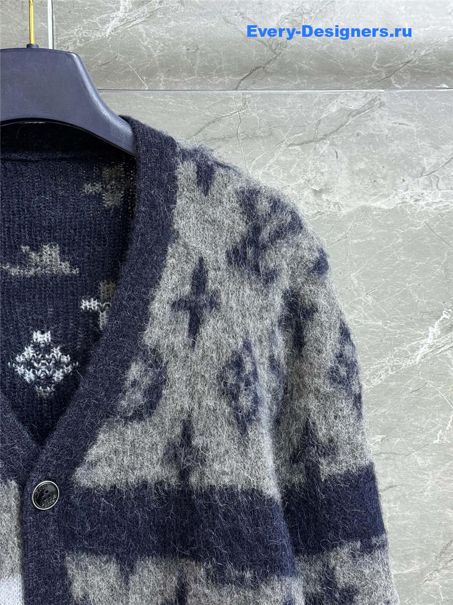 l0vis Vvtt0n gray blue monogram mohair cardigan