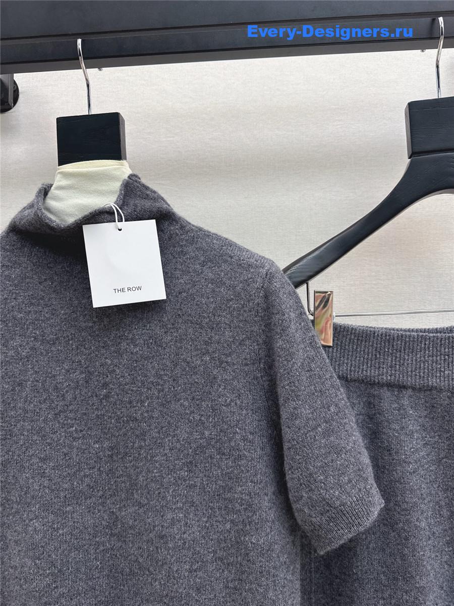 The R0w grey turtleneck short-sleeved suit