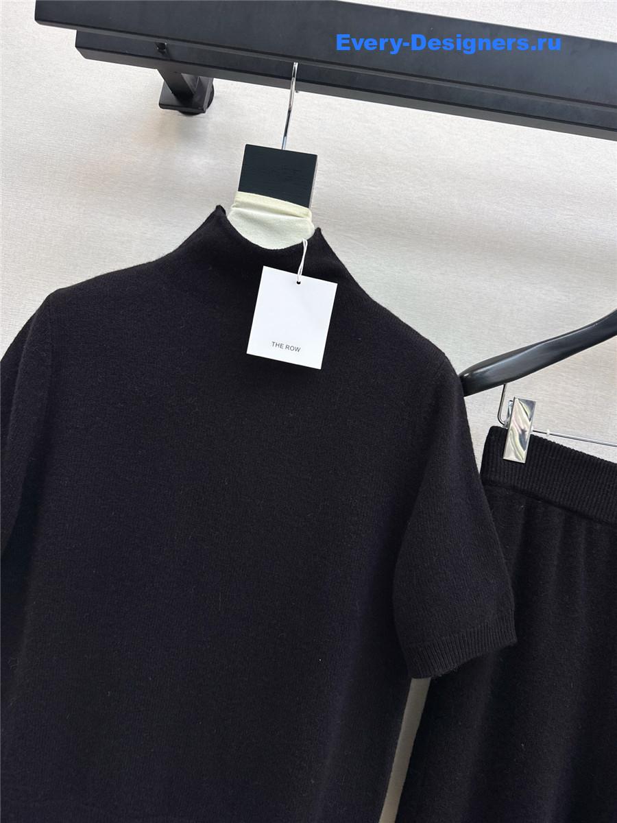 The R0w black turtleneck short-sleeved suit